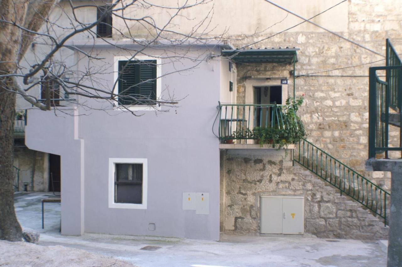 Apartments With A Parking Space Omis - 4327 Exterior photo