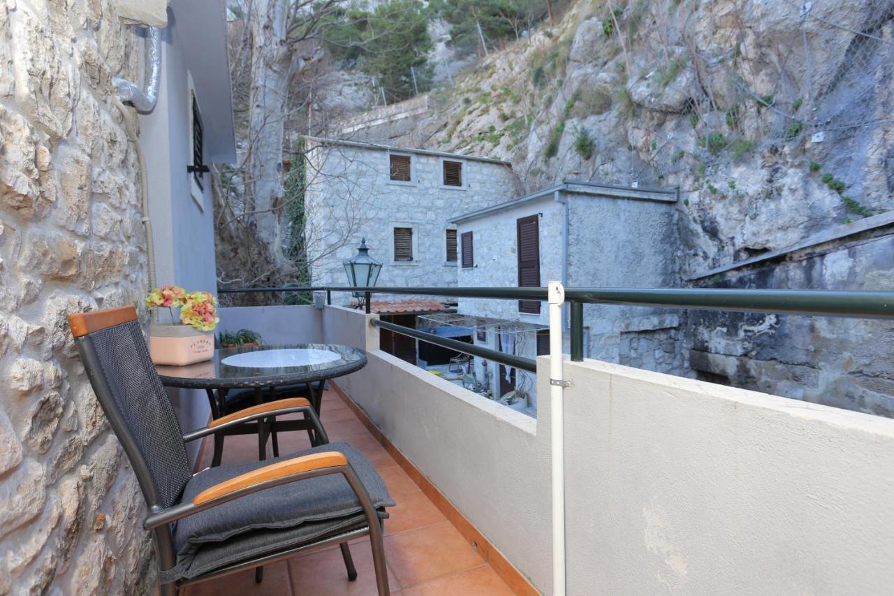 Apartments With A Parking Space Omis - 4327 Exterior photo